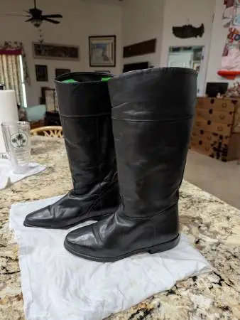 L.L. Bean Ladies Boots -- Pristine Condition