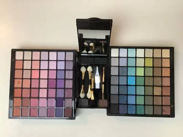 Make up! Over 100 Eye Shadows, 12 Lip Glosses, 4 Bronzers,  1 Highlighter, 1 Blu