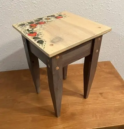 End Table (s) / Side Table (s) to Boot at Creative Bargains