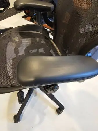 Herman Miller Aeron Remastered Size B Gaming Chair ONYX Gaming Color