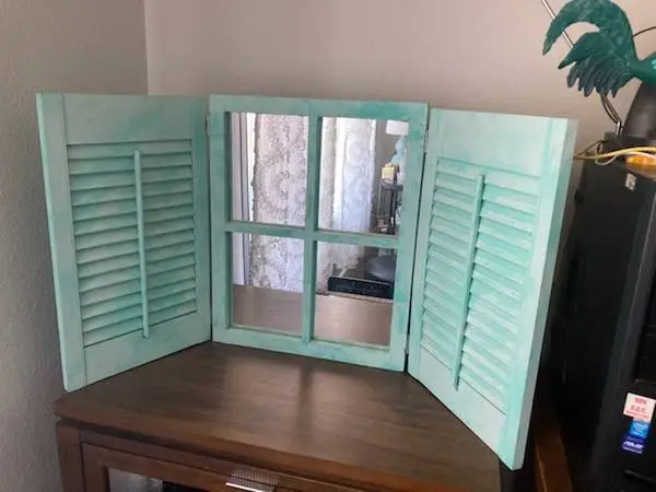 Vanity Mirror Shutter