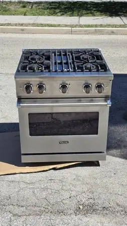 Brand new 30 in Viking series 5 gas range
