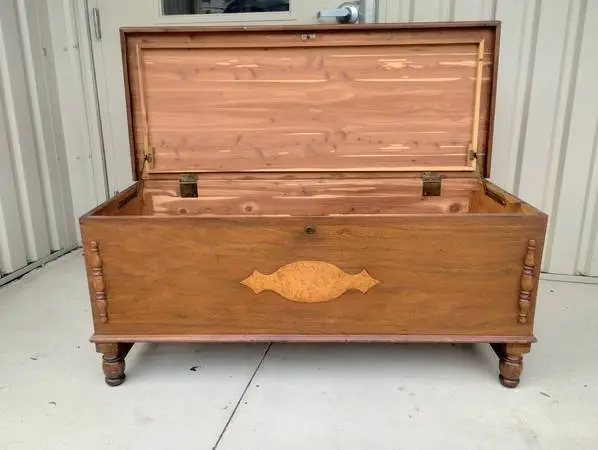 Vintage 1920s Art Deco Cedar Chest w/Jacobean Style Legs