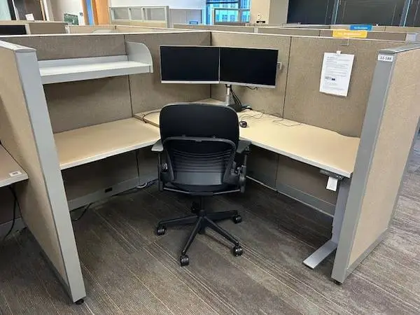 Cubicle Work Stations / 6 x 6 Stations with Electric Desks