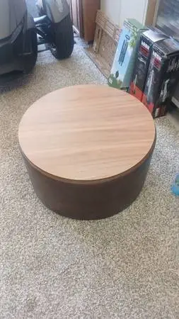 Round coffee/end table, 30 round x 17 high