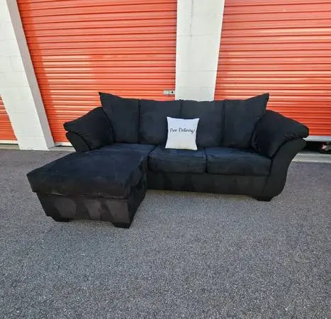 Free Delivery! Ashley Darcy Sectional Couch.