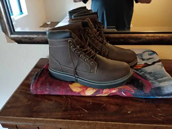 Denali boots...size 12
