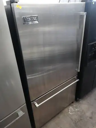 ★Viking 36 stainless steel counter-depth bottom freezer refrigerator
