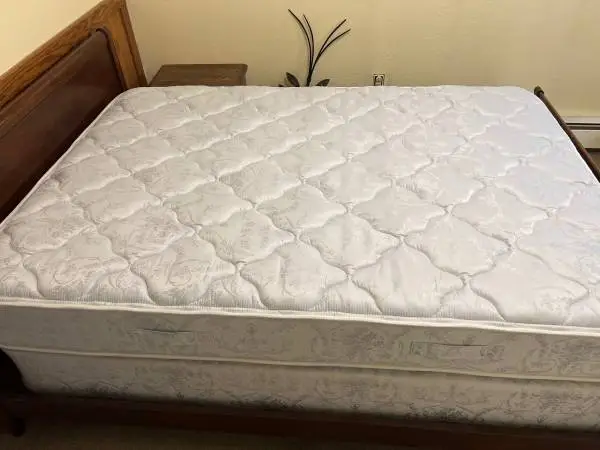 Pillow top bed