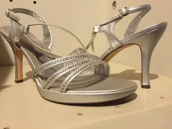 Size 7 and 7.5 and 8 womens shoes heels / flats