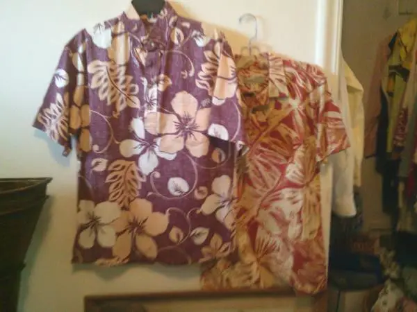 2 Mens Hawaiian Print NEW Shirts-Tag Attached-Sml- Cost 85.Each 2=