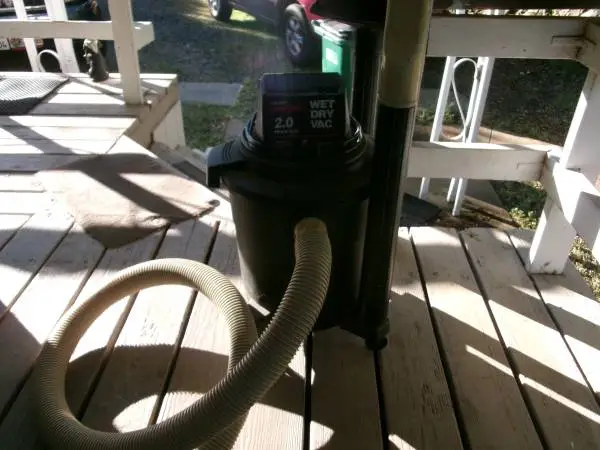 Sears Craftsman 2 HP 6 gallon wet dry shop Vac.With attachments
