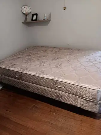 Full size bed