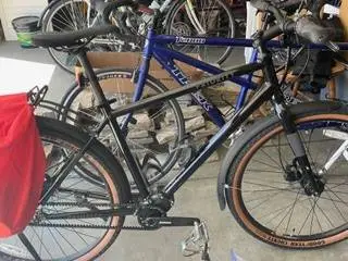 Priority 600 - black