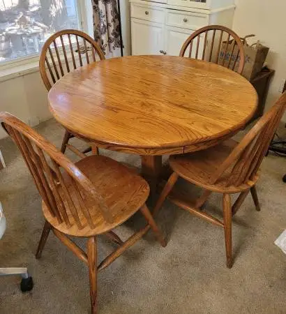 Table & Chairs