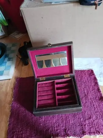 JEWELER BOX