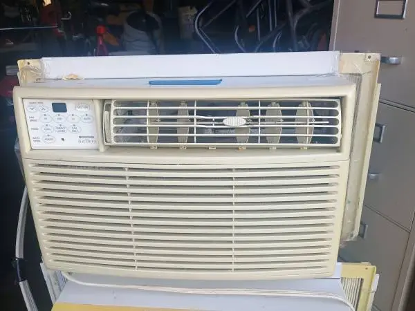 Frigidaire 5,950 BTU air conditioner