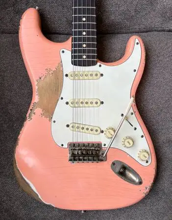 Fender Stratocaster 1961 features. Heavy Relic Shell Pink