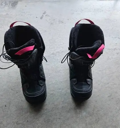 Female Salomon Snowboard Boots For Sale - Size 7.5