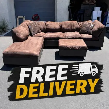 Microfiber & Leather Sectional Couch W/Ottoman (FREE DELIVERY)