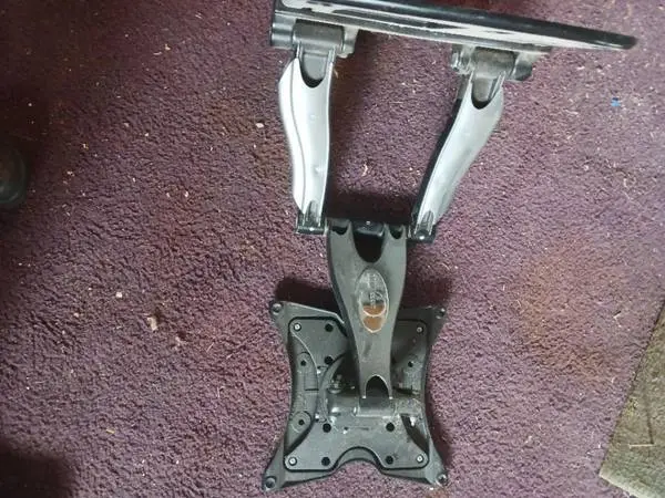 150 pound wall tv mount