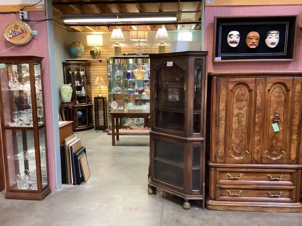 Elegant antique vintage furniture MCM bedroom set vases lamps +