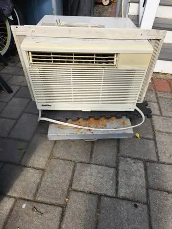 Quasar 12000 btu Window Air Conditioner