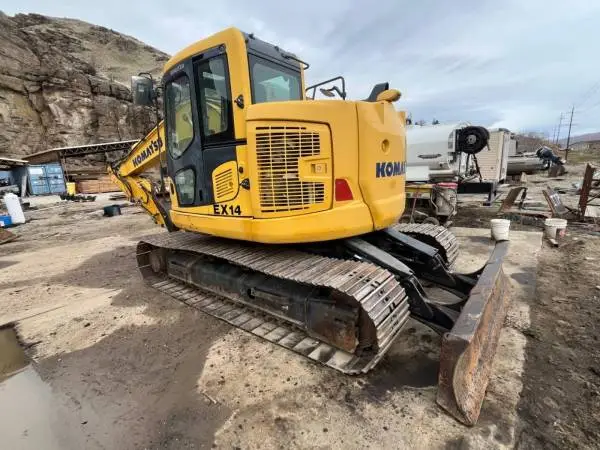 2016 KOMATSU PC138USLC-11 EXCAVATOR 5500HRS THUMB Q/C