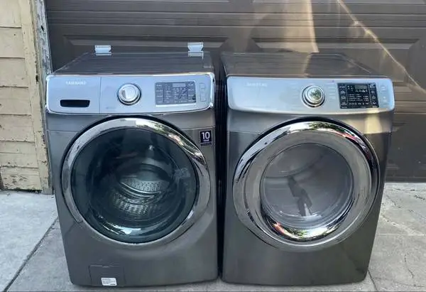 Samsung extra large 4.5 cu ft front load washer and gas dryer