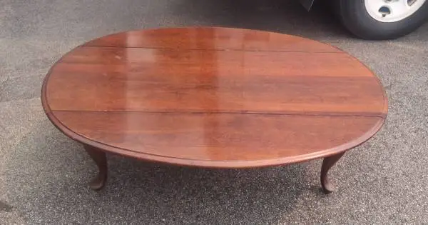 Coffee Table. Drop Leaf