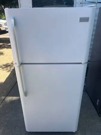 Apartment refrigerator