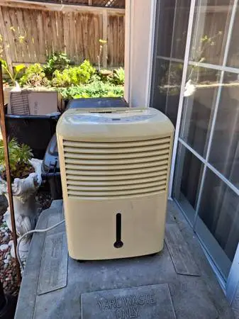dehumidfer as new i.5 gallon resivour