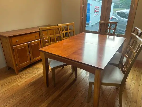 DINING ROOM SET