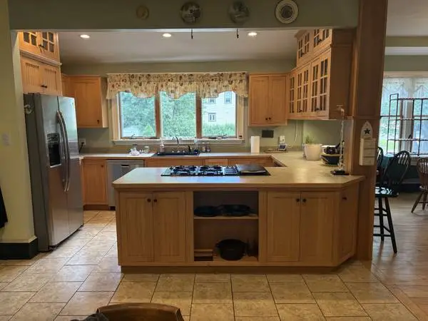Complete Kitchen cabinets and appliances Will separate appliances