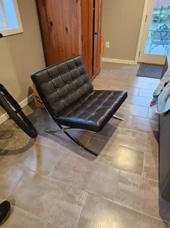 KNOLL BARCELONA STYLE CHAIR COPY CAT