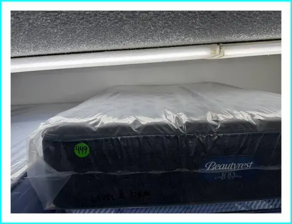 FULL SIZE SIMMONS BEAUTYREST LEVEL 1 (FIRM) MATTRESS & BOX BED