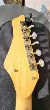 ⭐️KAWAI 1966 3 PICKUP W/ Tremelo