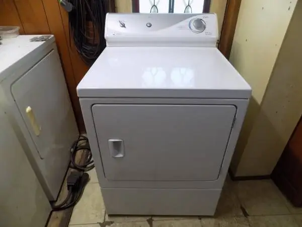 MAYTAG Electric Dryer - Reconditioned