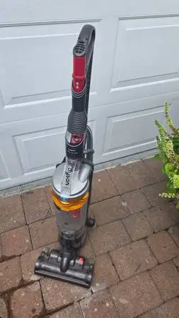 Dyson Slim Vacuum Cleaner DC18 Works great!