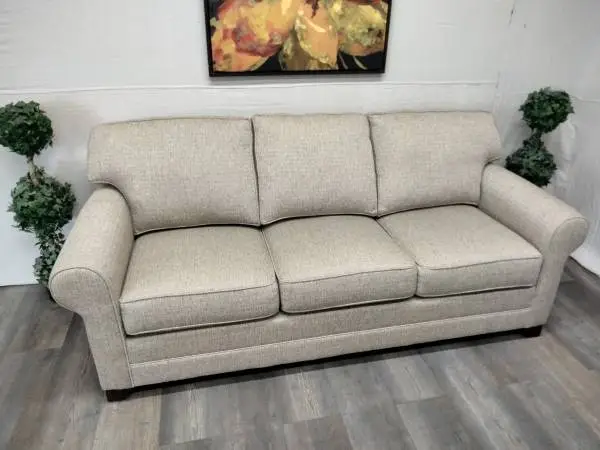 King Hickory Like New Condition*Delivery Included*