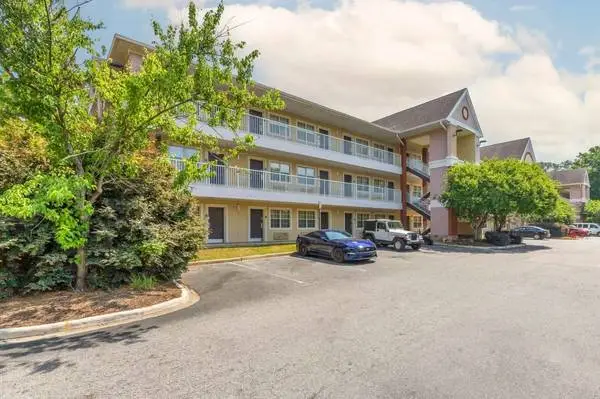 Pay Weekly and Stay Without the Hassle of a Lease!