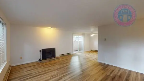 LEASE SPECIAL 1/2 OFF FIRST MONTHS RENT!!!Newly Updated, Stylish Amen