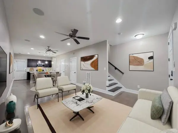 Stunning 2 Bedroom, 2.5 bath townhouse in Knoxville🏠