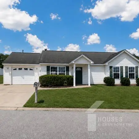 Nice 3/2 Home in District 5 with Garage! Make it Home Today!