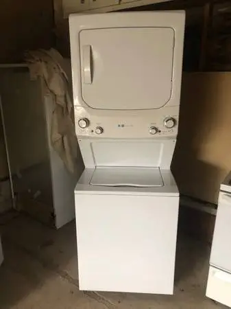 Washer and dryer stackable