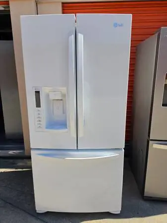 Lg 33 white French door refrigerator