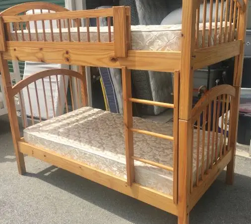 •••••Twin Bunk Bed with Mattresses •••••