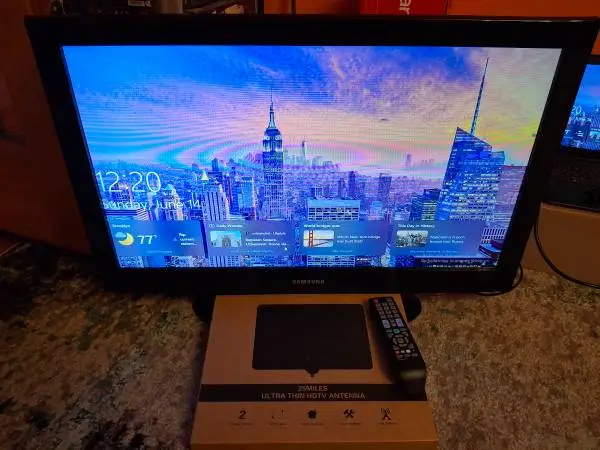 SAMSUNG 32 Full HD Widescreen LED TV -Remote & Antenna Included