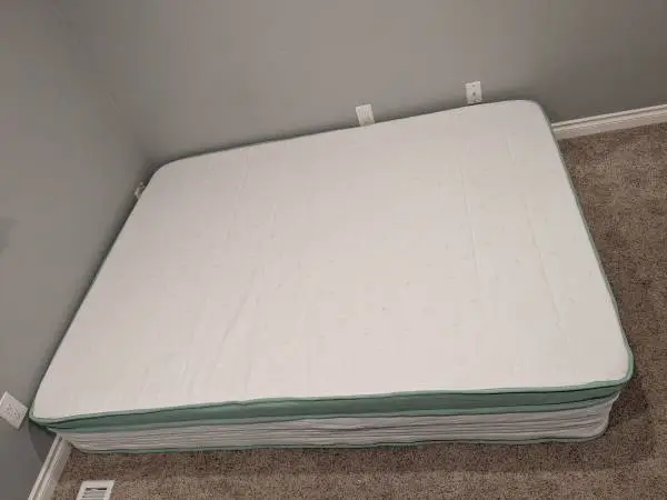 Novilla Grove Hybrid queen size mattress