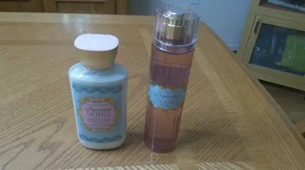 BATH & BODY WORKS-SWEETEST SONG LOTION & MIST